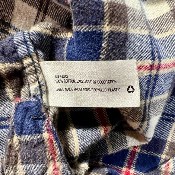 Gap Men’s Flannel Shirt Large Red Gray Plaid Button Up Cotton Long Sleeve Casual - Picture 5 of 5